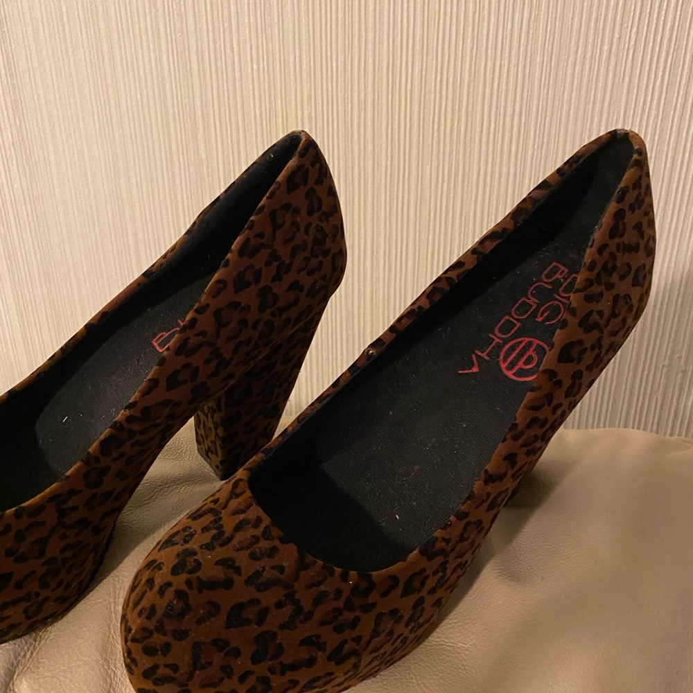 Big Buddha leopard print velvet 3 1/2” heels. Size 9.